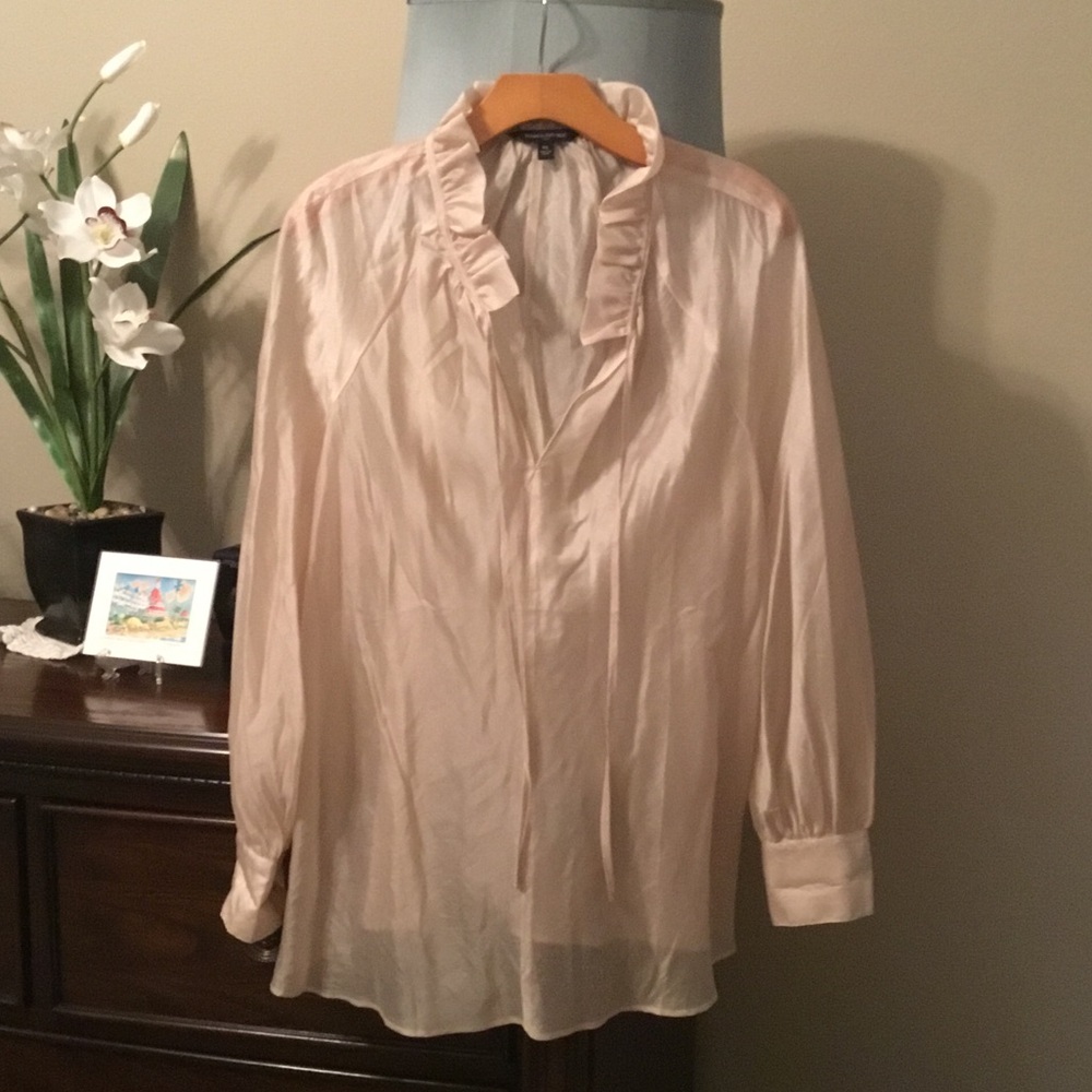 Banana Republic Cream Lightweight Blouse